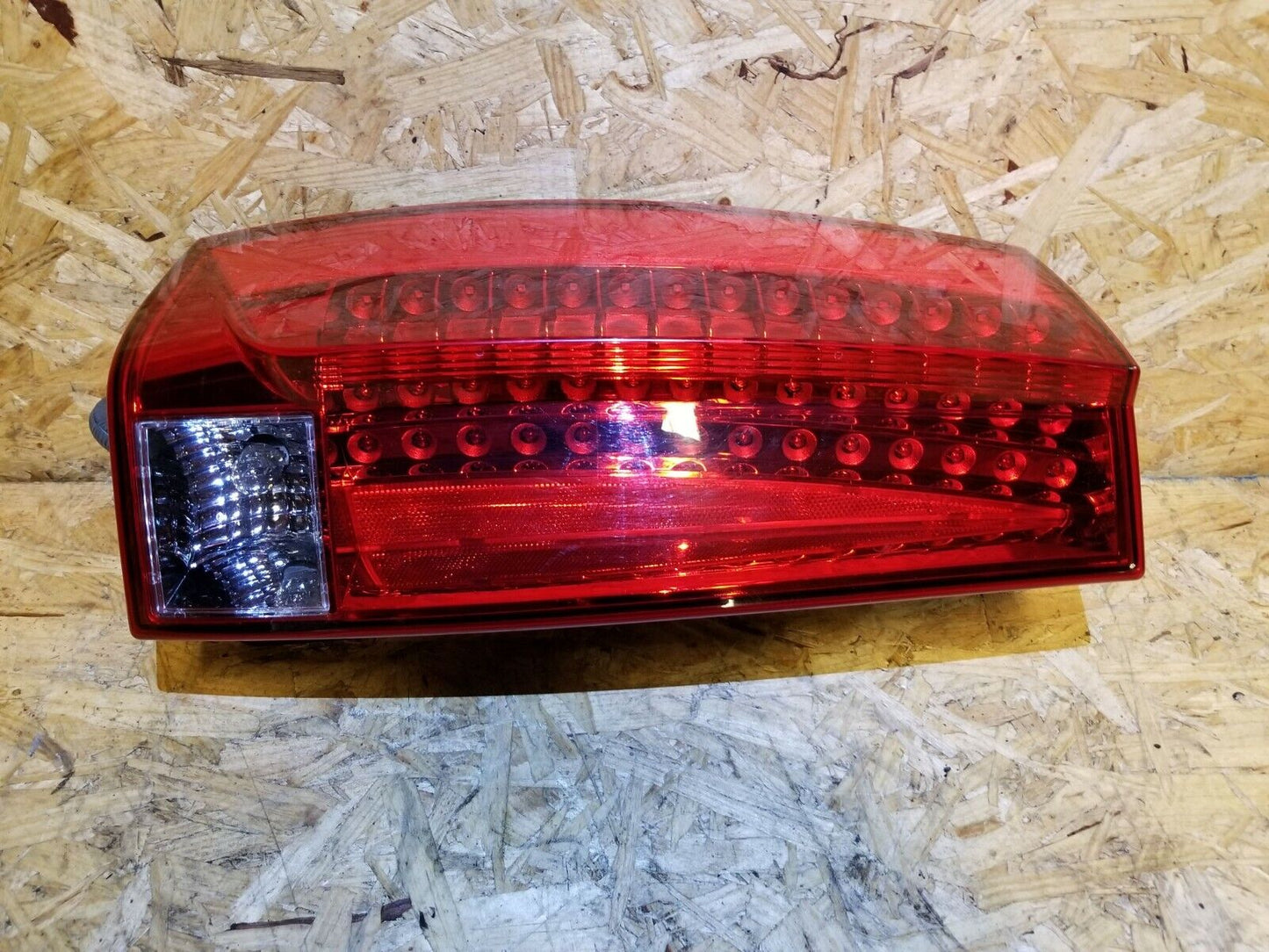 07 08 09 10 11 12 13 14 Escalade Rear Left Driver Tail Light OEM #125