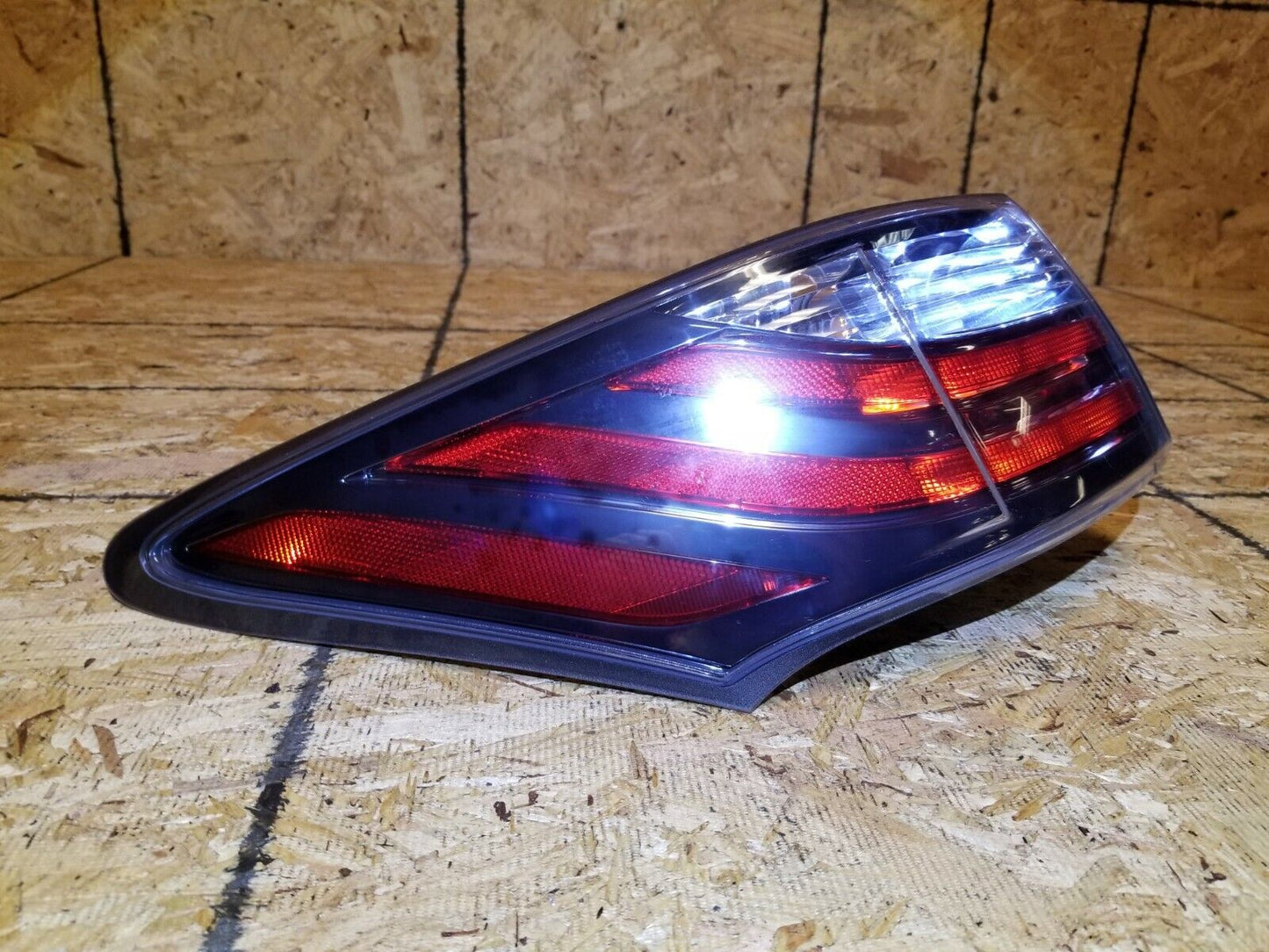 11 12 13 14 15 Lexus CT200h Left Driver Tail Light OEM