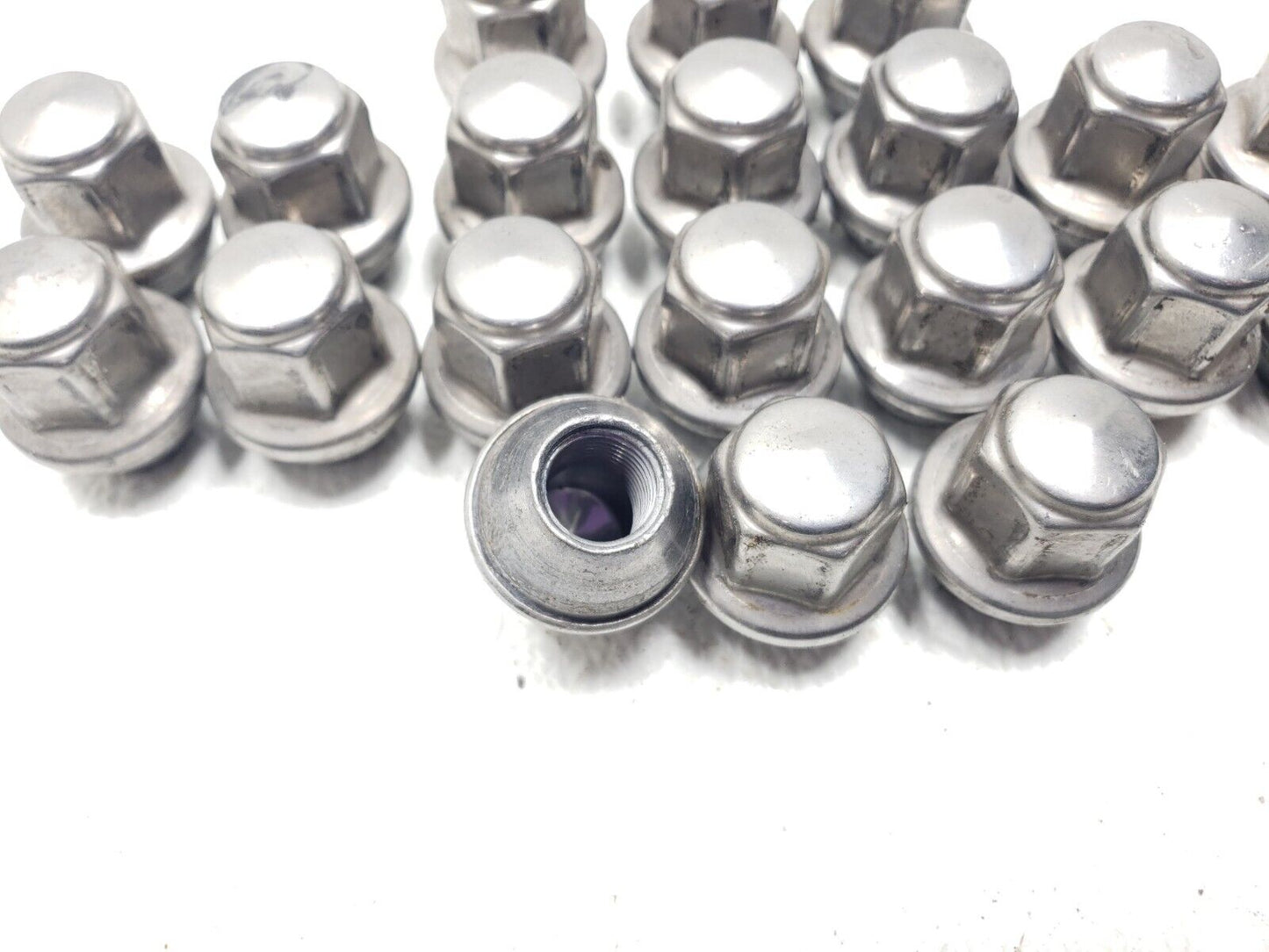 15 16 17 Ford Mustang Gt Wheel Lug Nut 20pcs 5.0l OEM