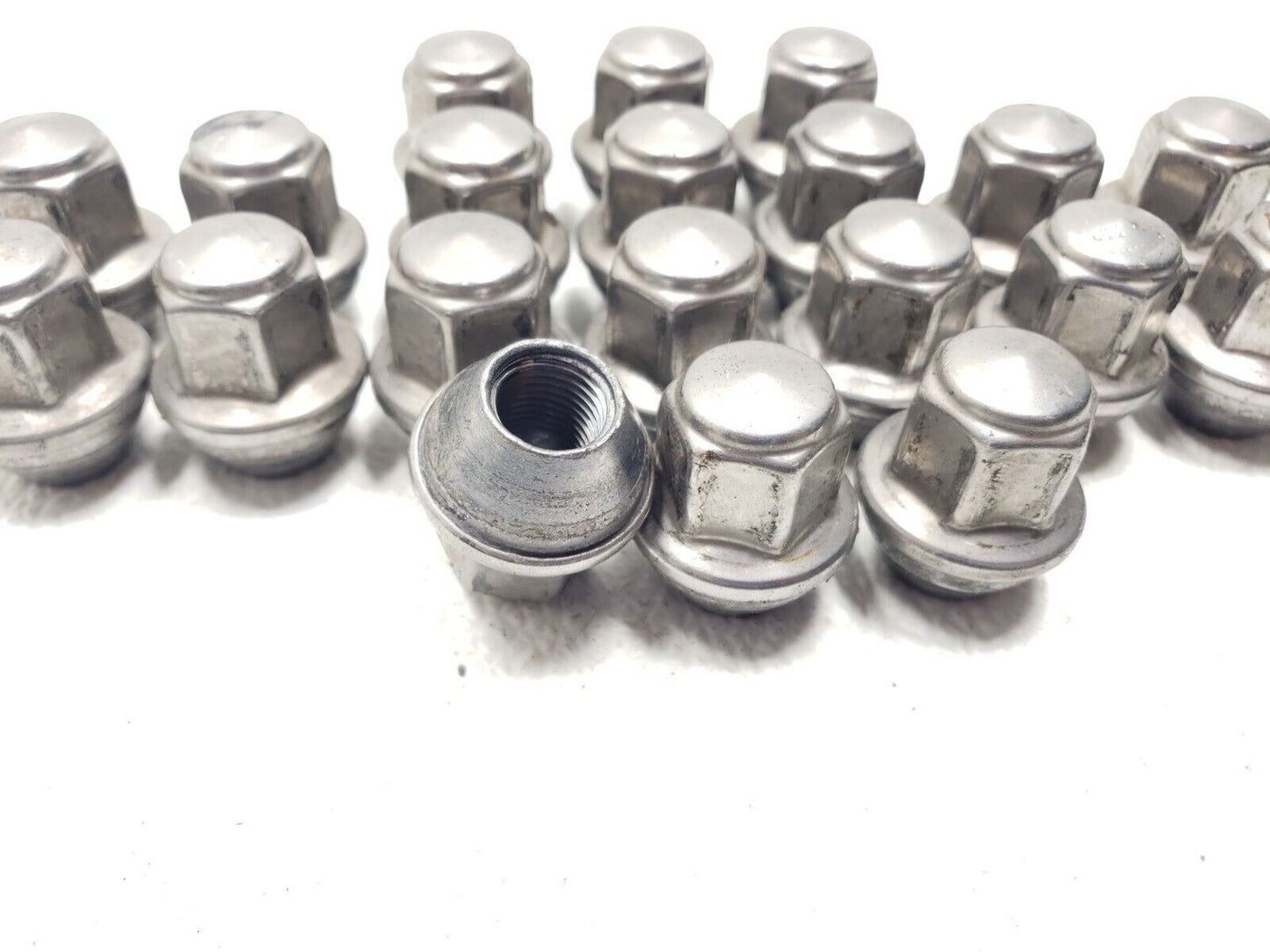 15 16 17 Ford Mustang Gt Wheel Lug Nut 20pcs 5.0l OEM