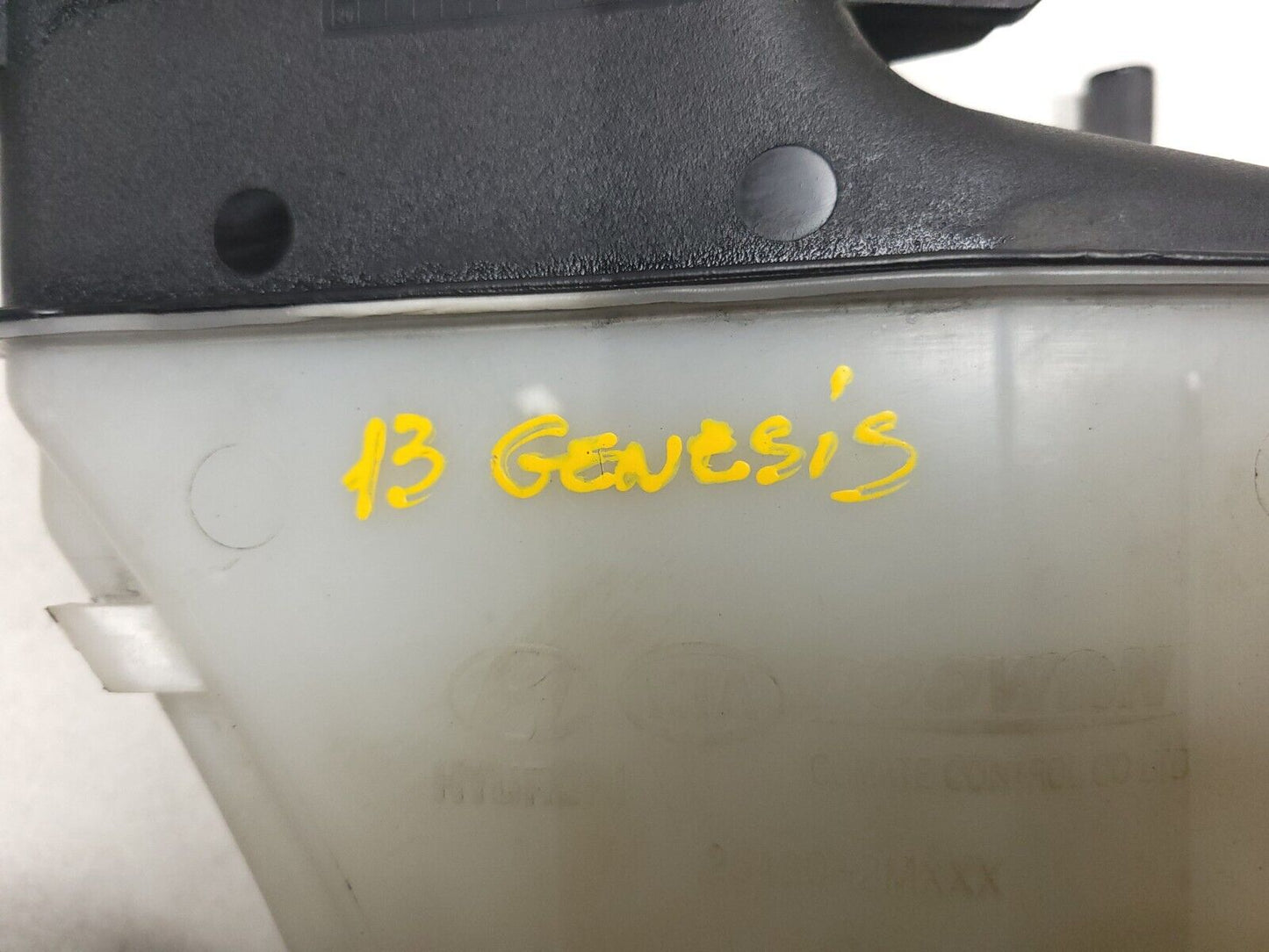 2013-2016 Genesis Coupe Coolant Reservoir 25430-2mxxx 2.0t OEM