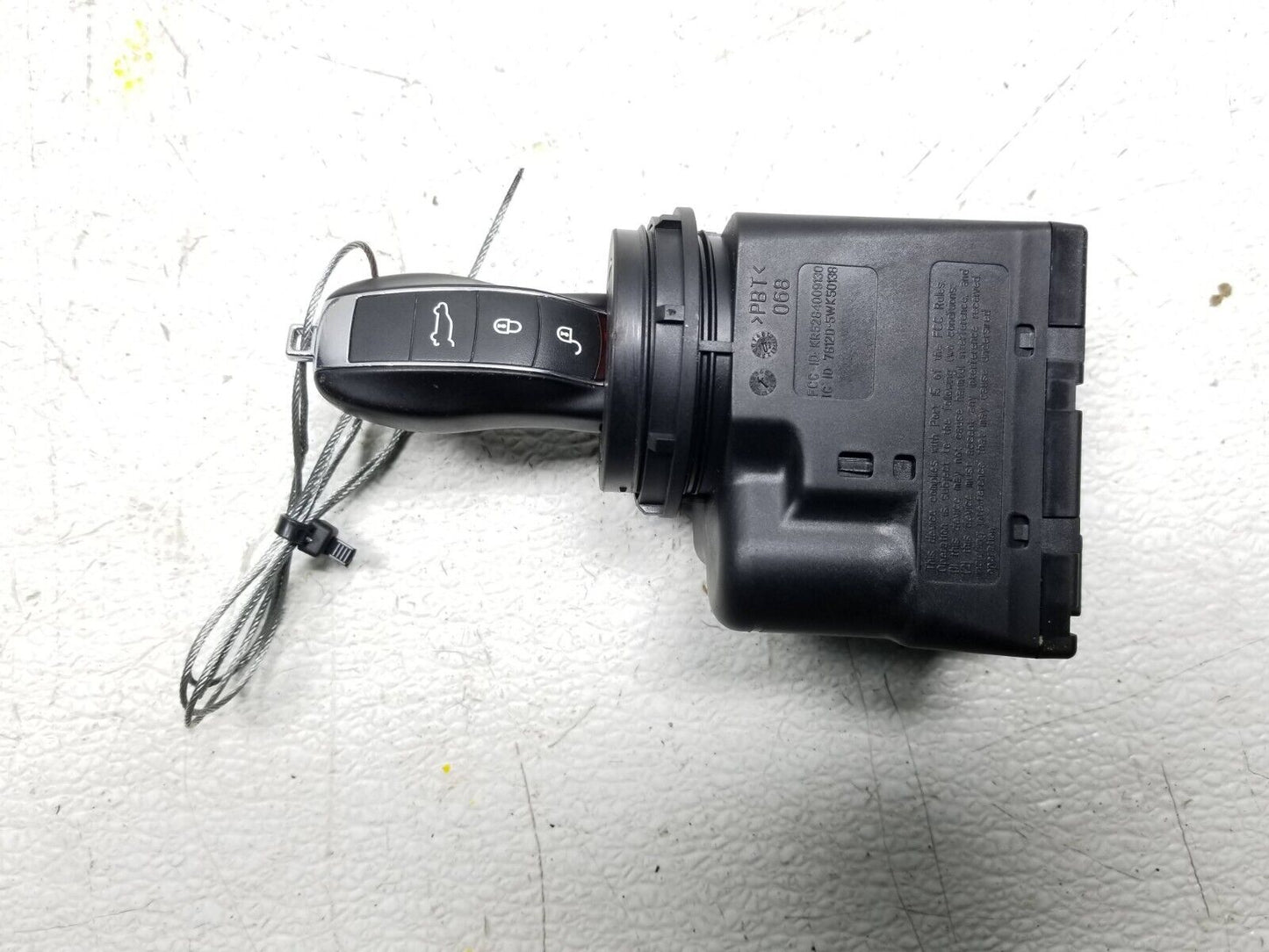 2011 - 2014 Porsche Cayenne Ignition Switch W/ Key 7pp905865f OEM