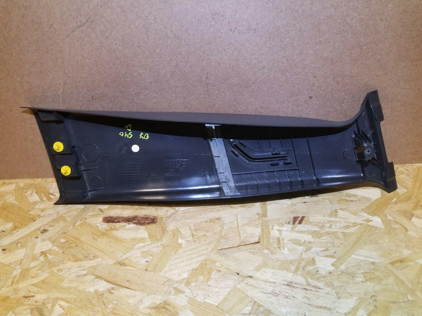 05 06 07 Volvo S40 Left Driver Side Center Upper B Pillar Trim Panel OEM