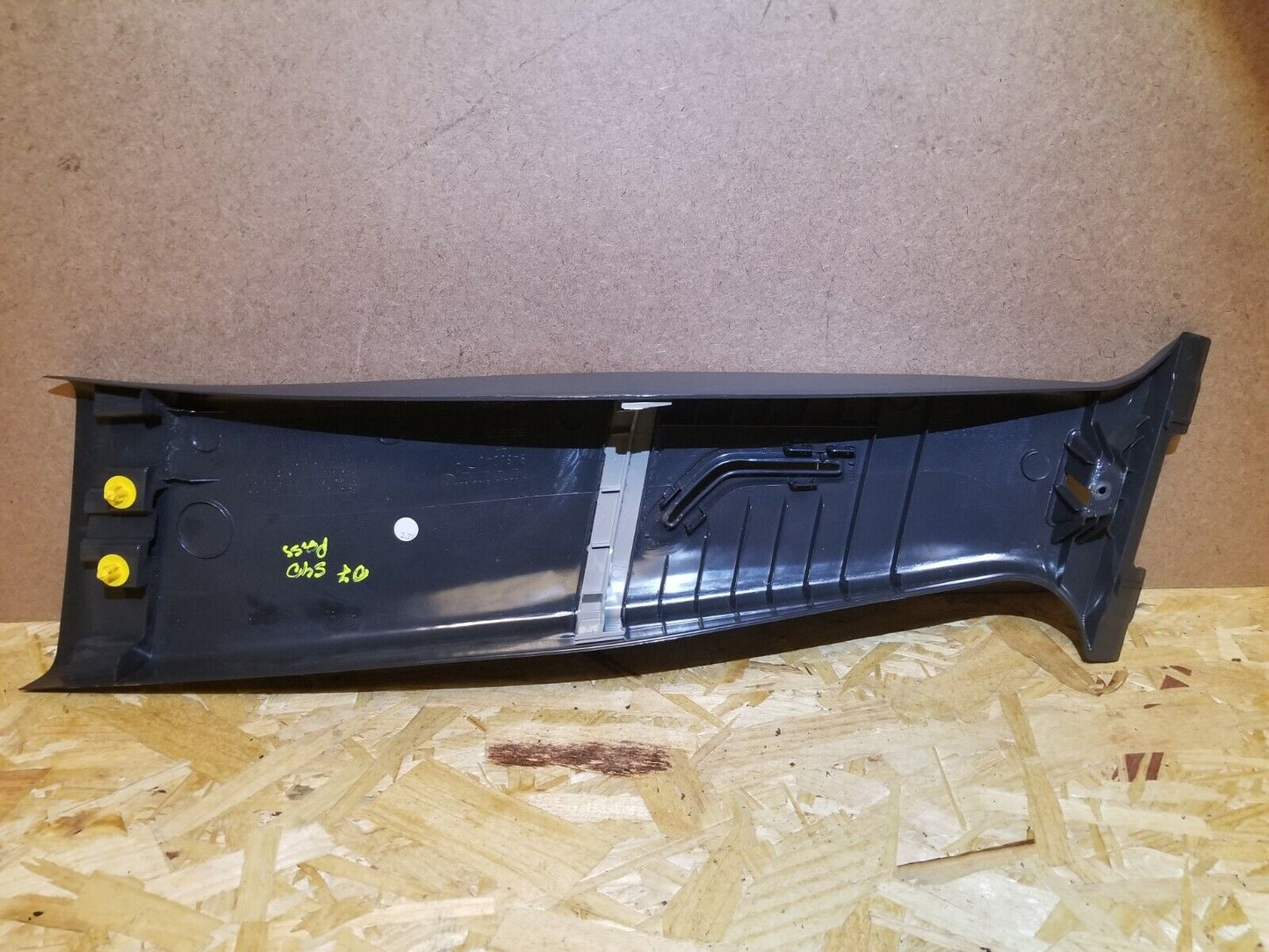 05 06 07 Volvo S40 Right Passenger Side Center Upper B Pillar Trim Panel OEM