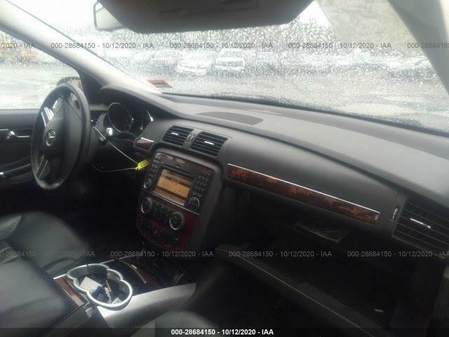 07 08 09 10 Mercedes R350 Front Left Driver Door Window Belt Seal Molding OEM