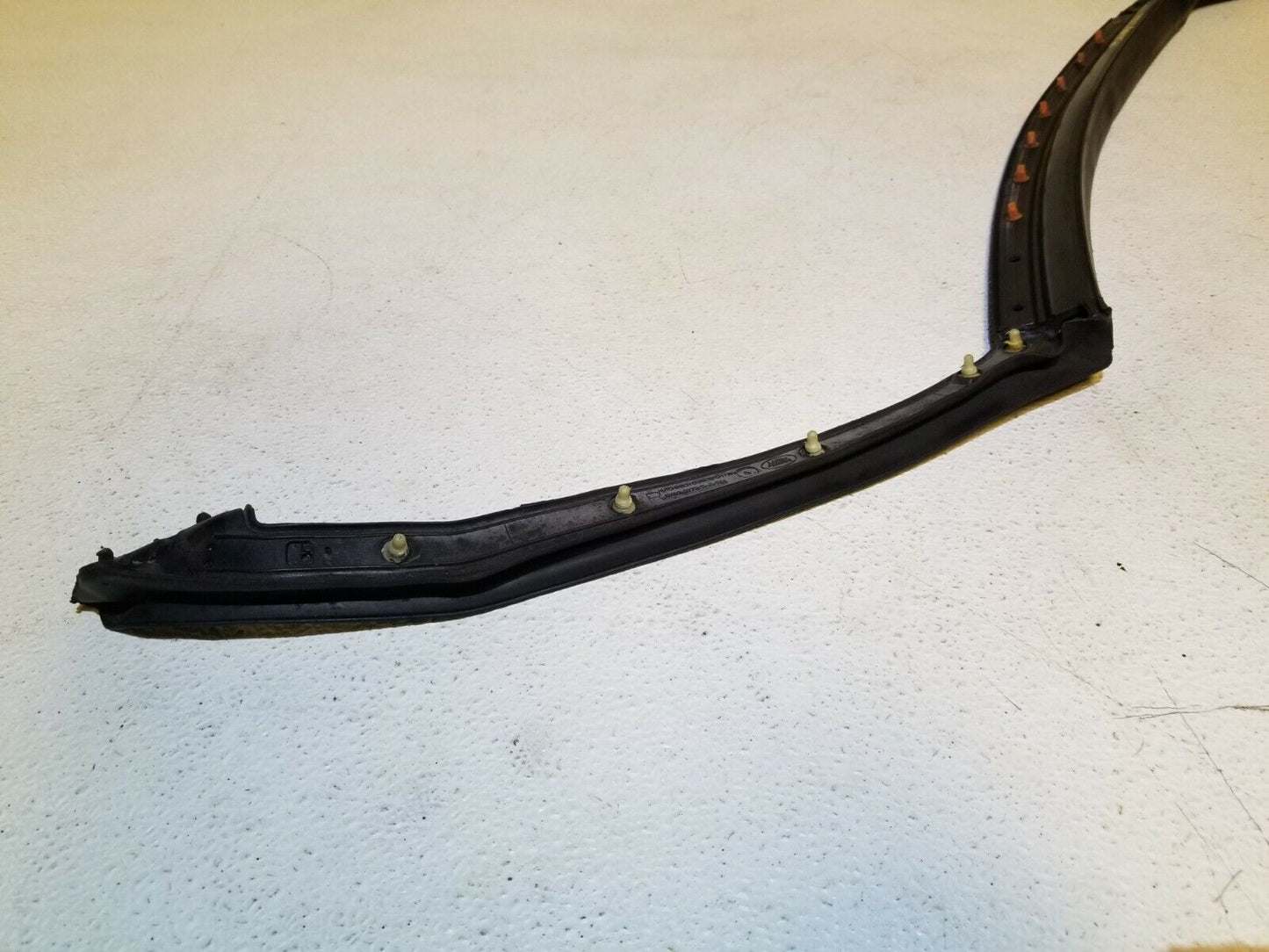 06 07 08 09 Range Rover Sport Rear Right Pass Side Door Weatherstrip Seal OEM