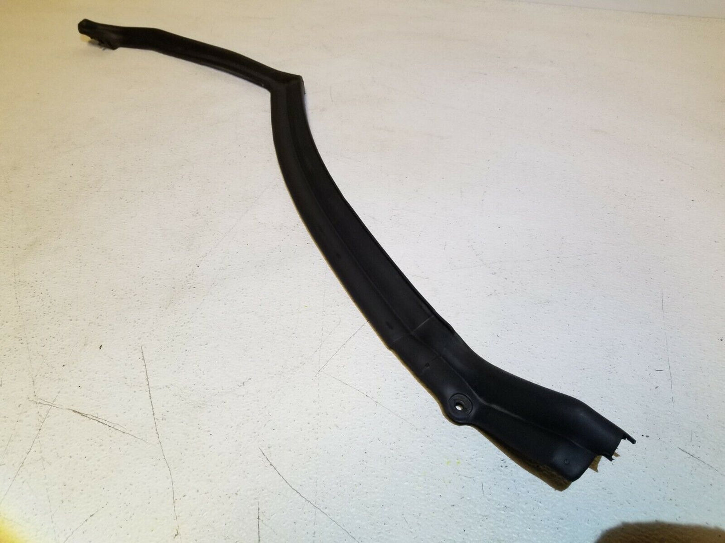 06 07 08 09 Range Rover Sport Rear Right Pass Side Door Weatherstrip Seal OEM