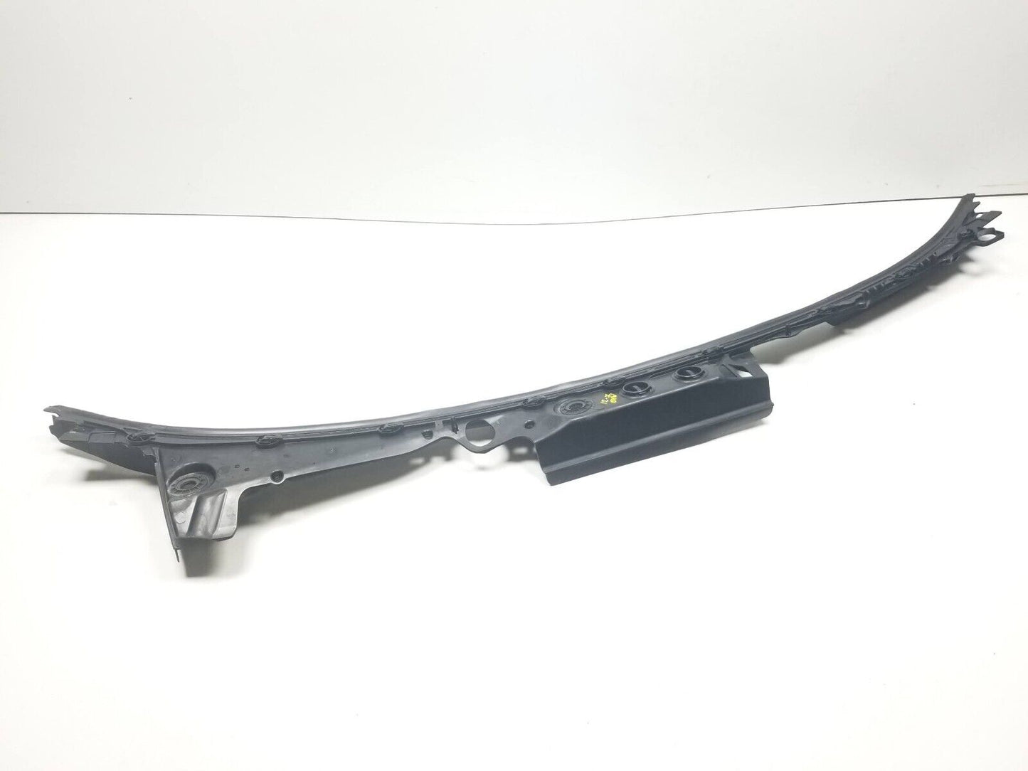 09 10 11 12 BMW 750li Rain Tray Water Deflector 7184563 OEM