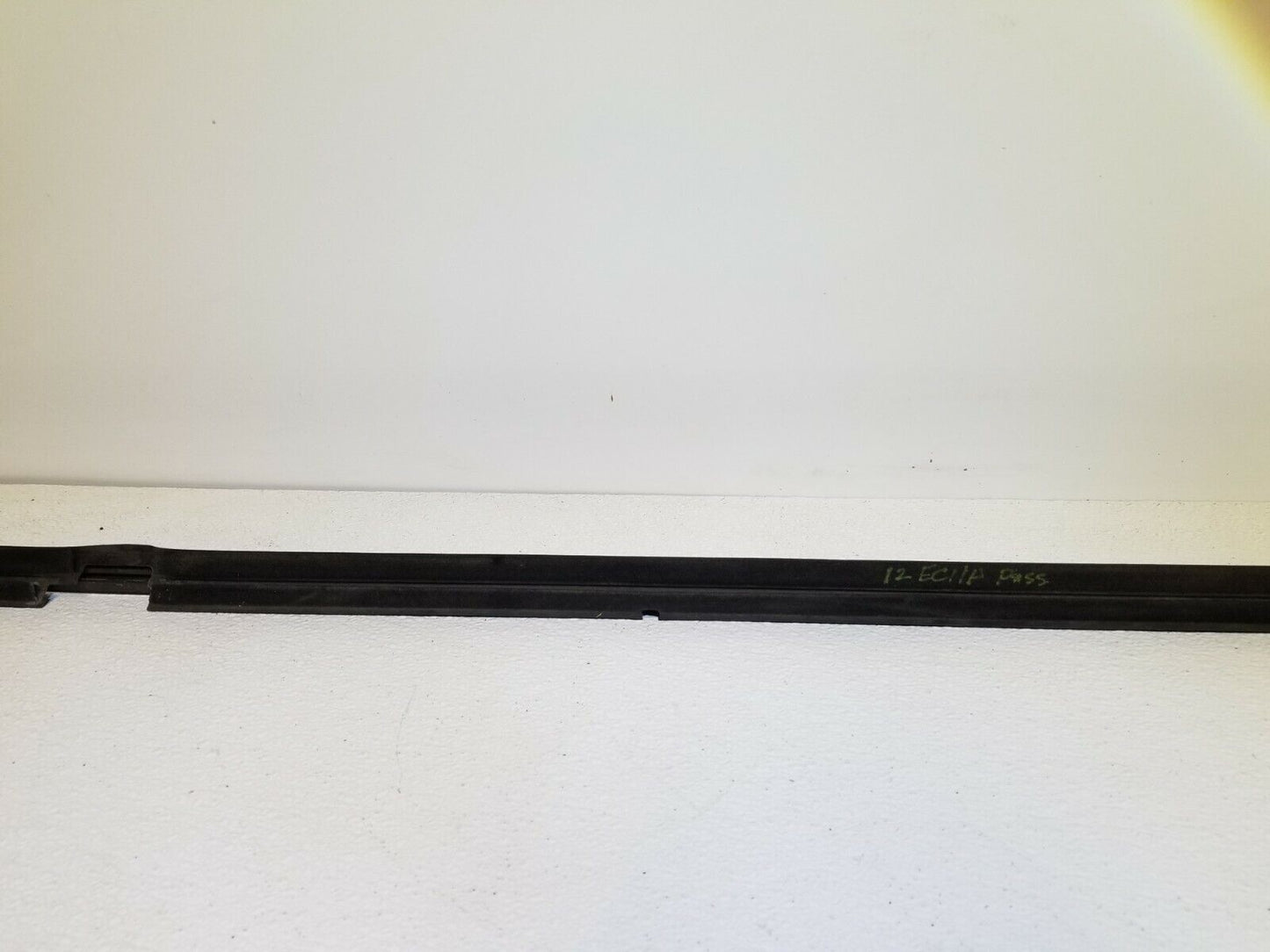 09 10 11 12 Mitsubishi Eclipse Right Pass Door Window Belt Weather Strip OEM 51k