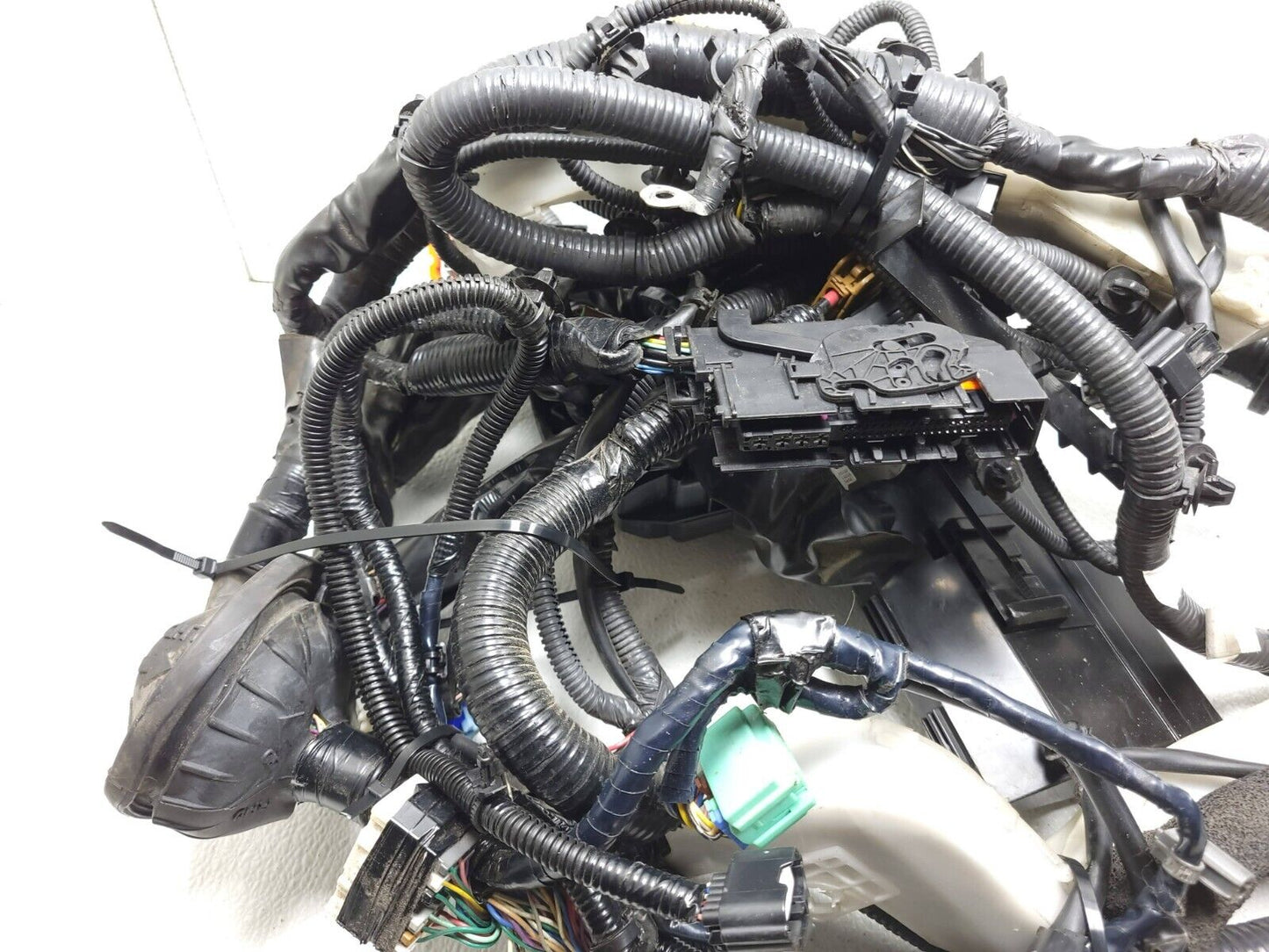 2014 2015 Infiniti Q60 Engine Bay Wire Harness W/ Fuse Box OEM