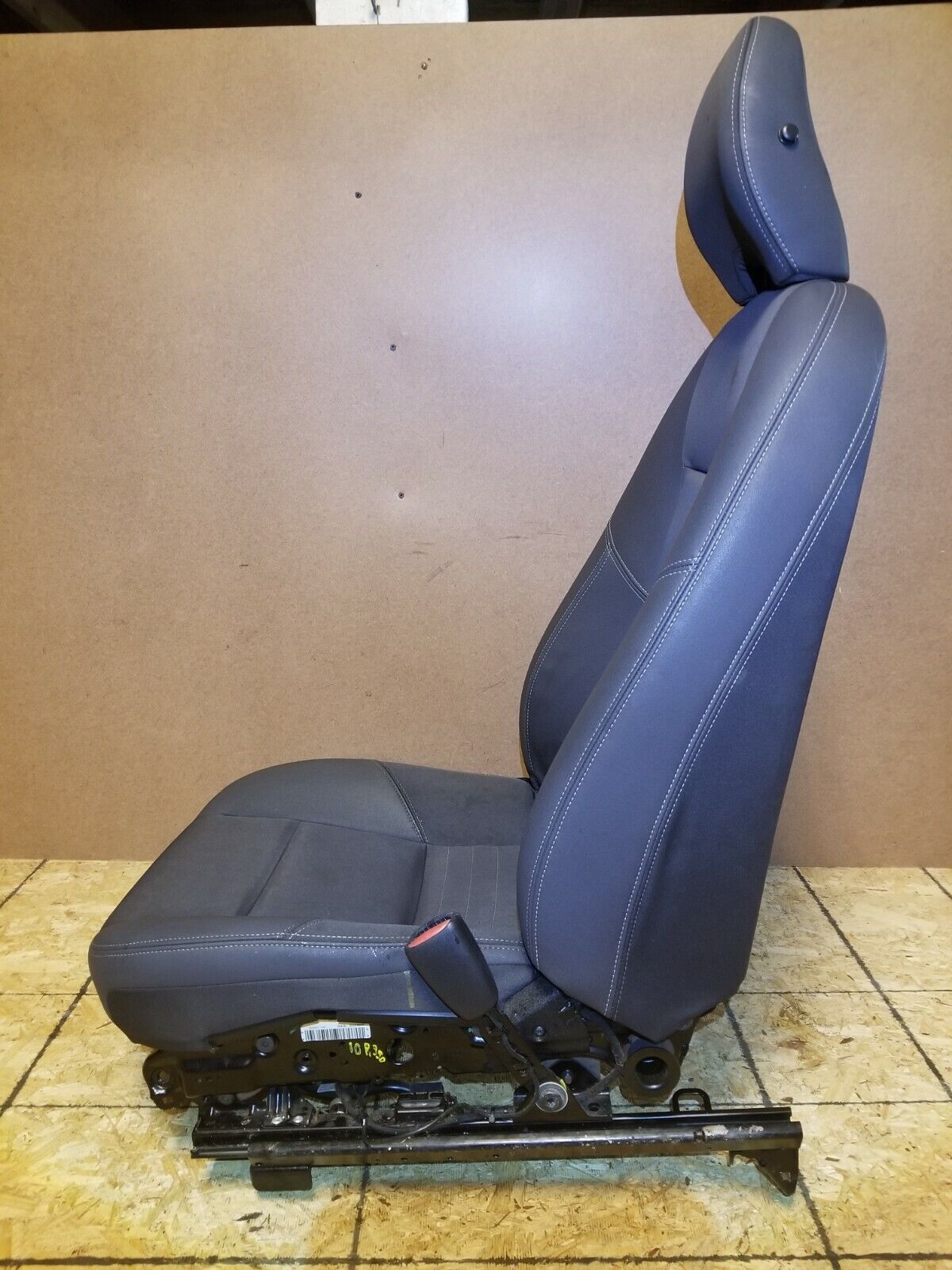 05 06 07 08 09 Volvo S40 Front Right Passenger Seat OEM