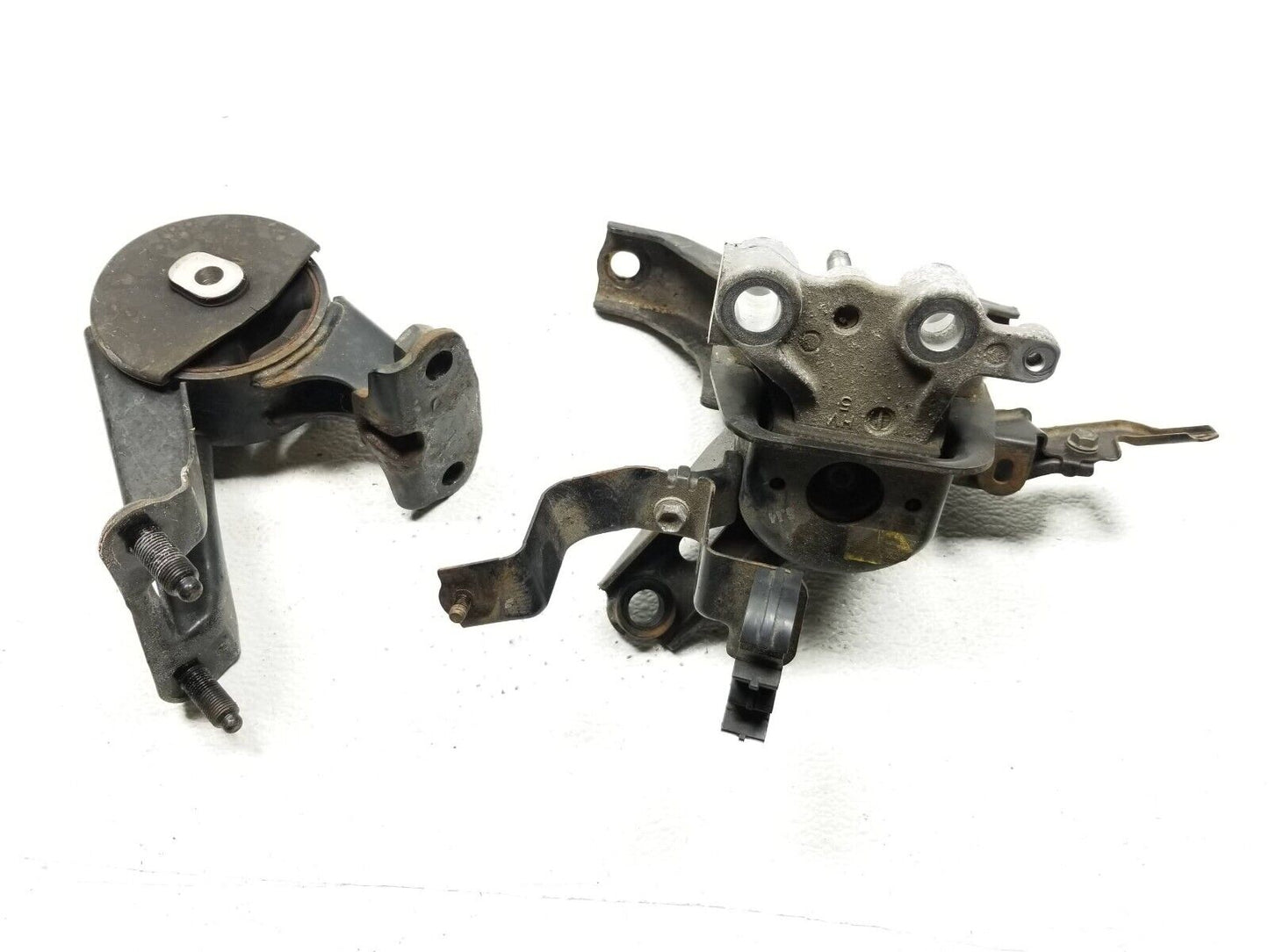 11 12 13 14 15 Toyota Prius Engine Mount Pair OEM