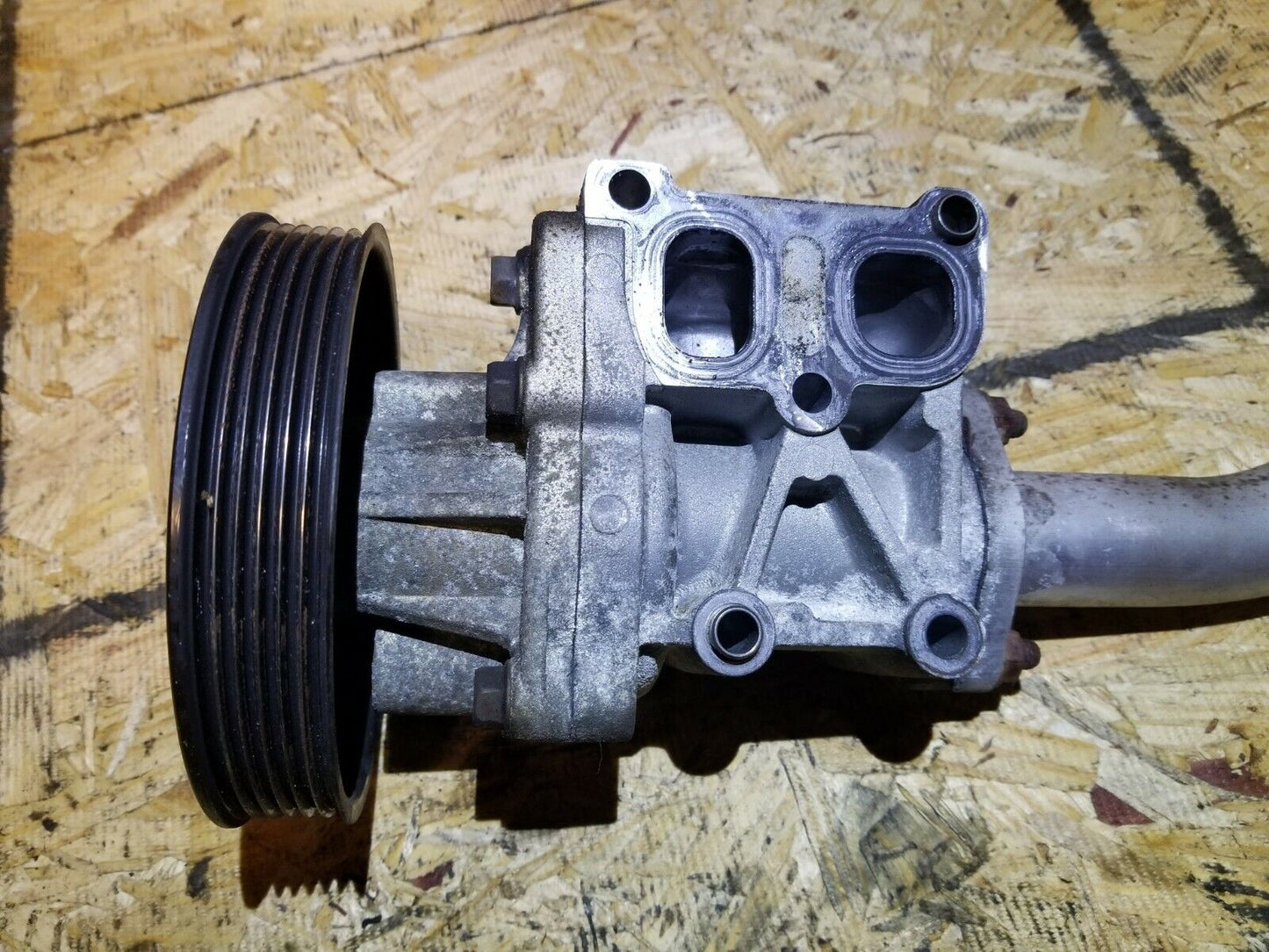 07 08 09 10 Chrysler Sebring 2.4l Water Pump W/ Pulley OEM