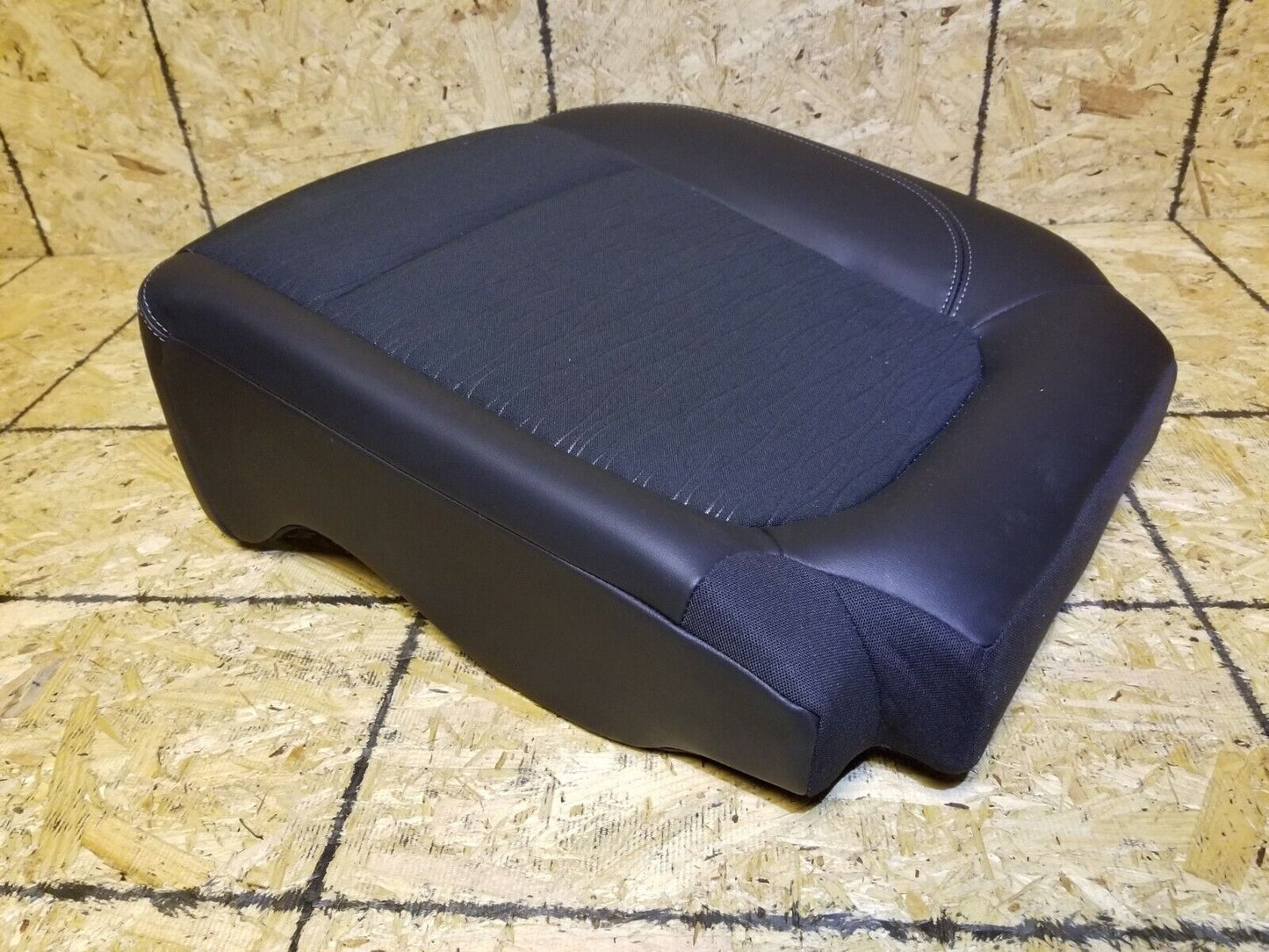 13 14 15 16 Buick Encore Rear Right Passenger Seat Lower Cushion OEM 32k