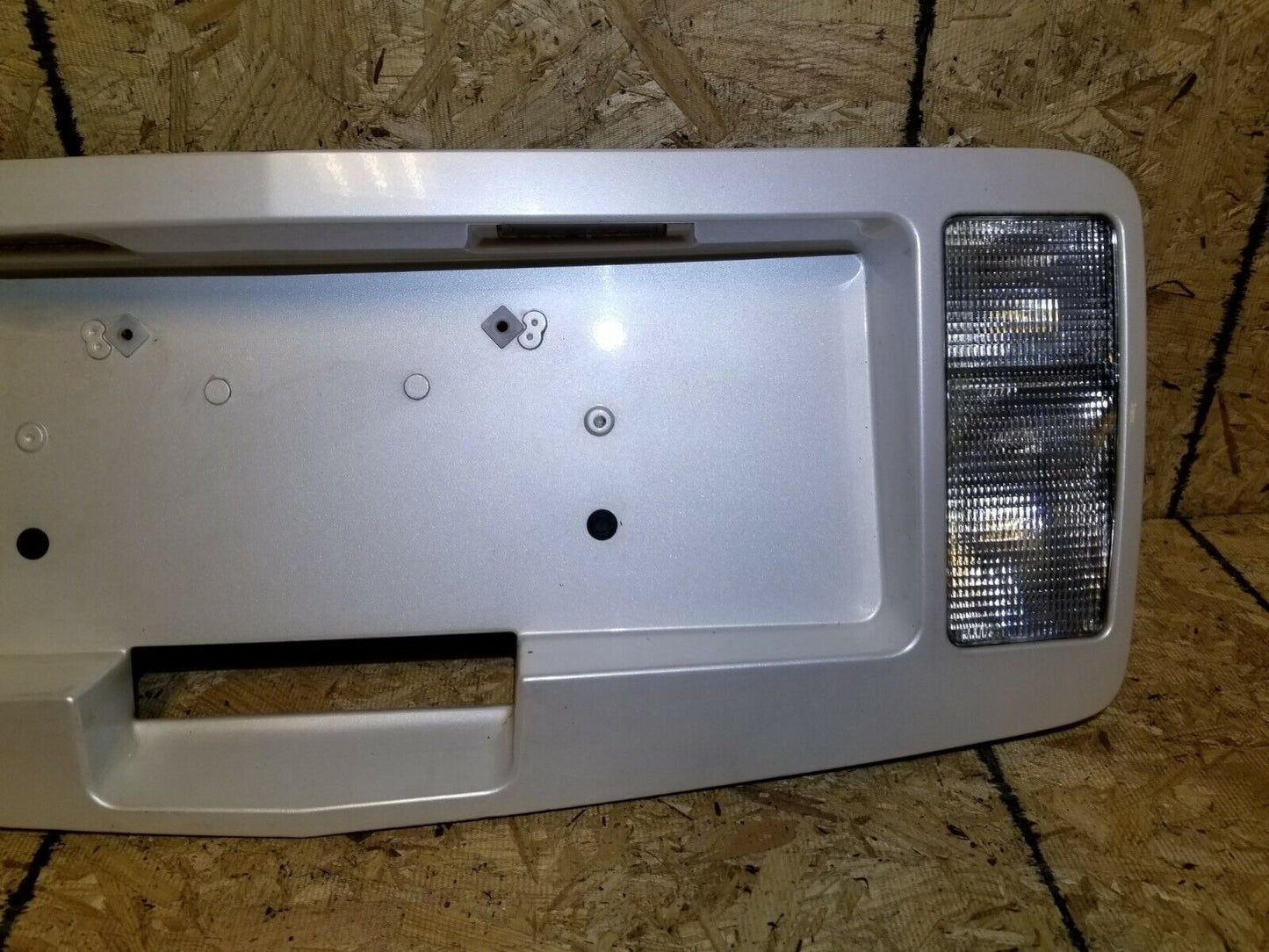 05 06 07 08 09 Cadillac SRX Tailgate License Plate Holder Backup Light OEM