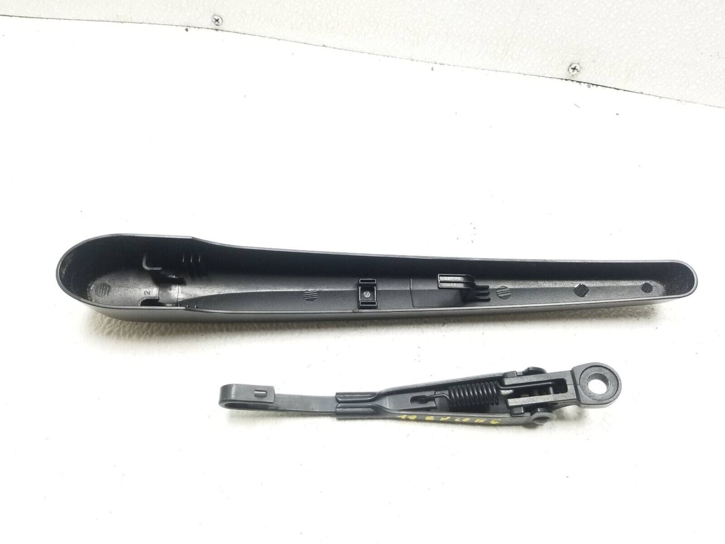 13 14 15 16 17 18 19 Buick Encore Rear Liftgate Wiper Arm OEM