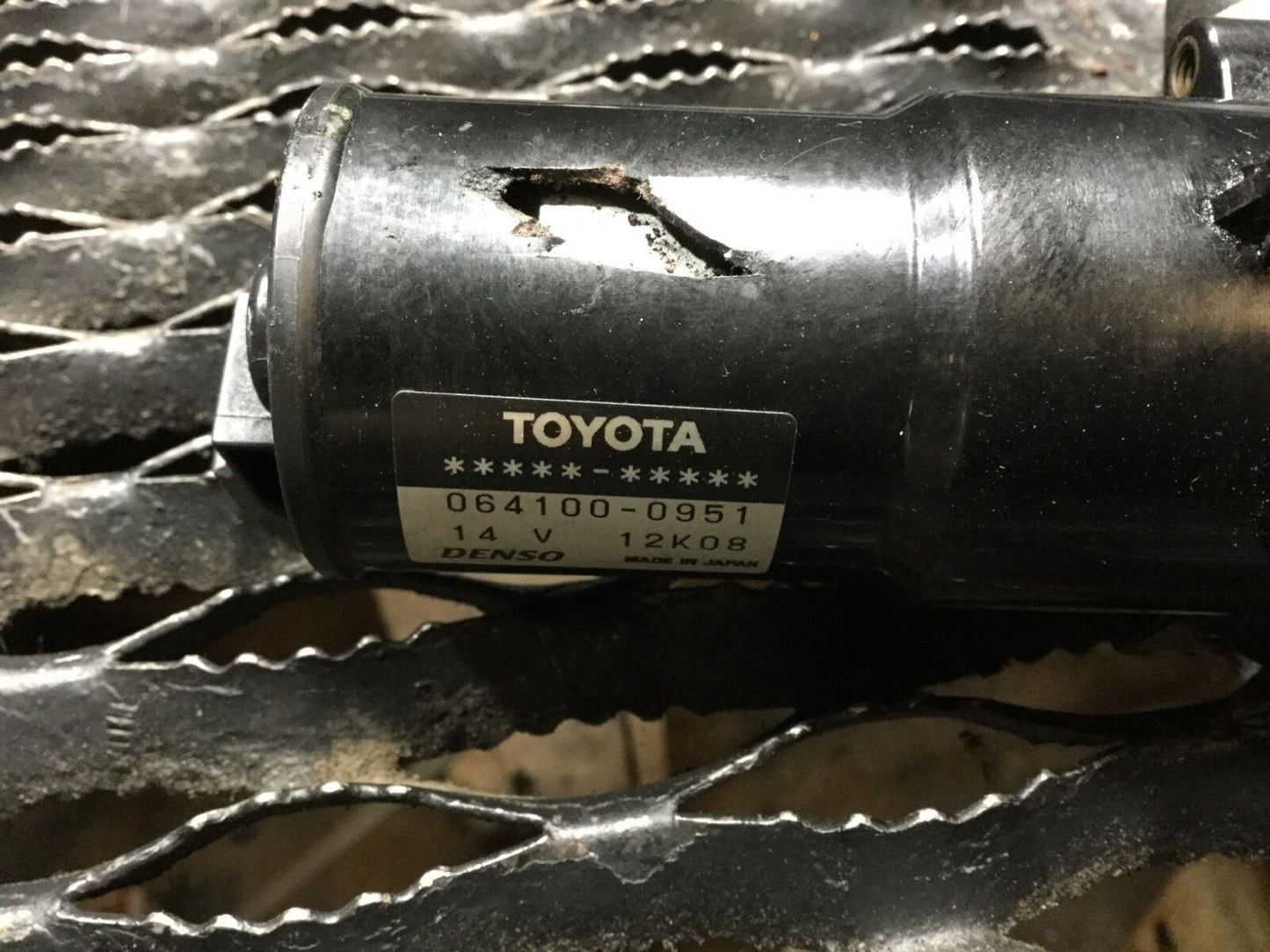 04 05 06 07 08 09 Toyota Prius Electric Cooling Water Pump 064100-0951  OEM