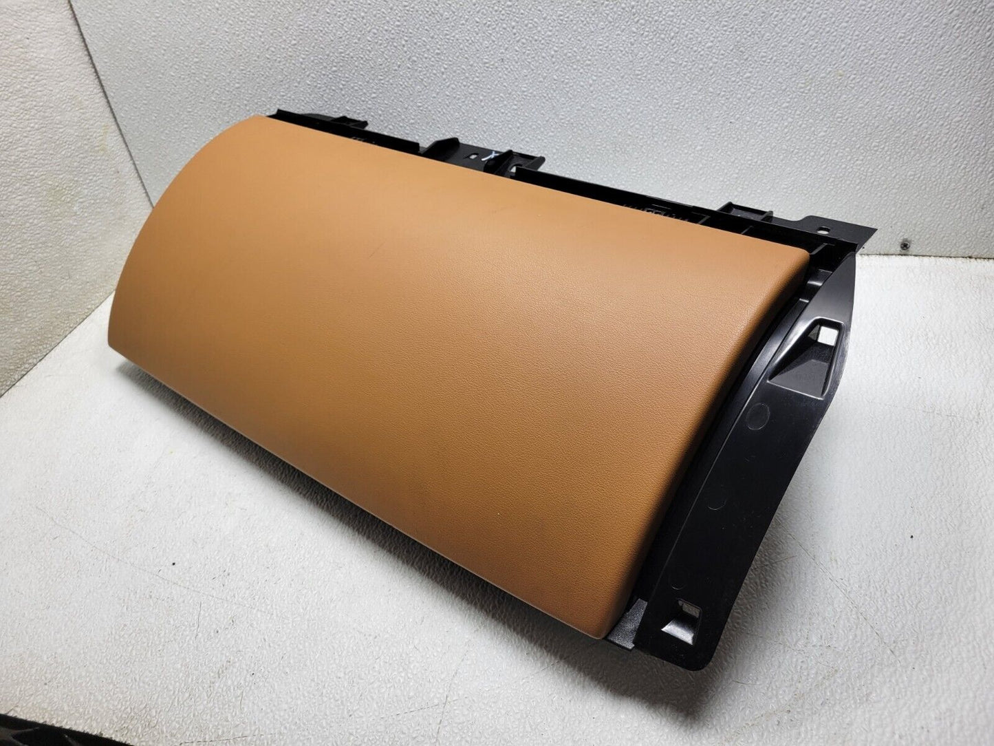 10 11 12 13 Jaguar XJ Glove Box OEM